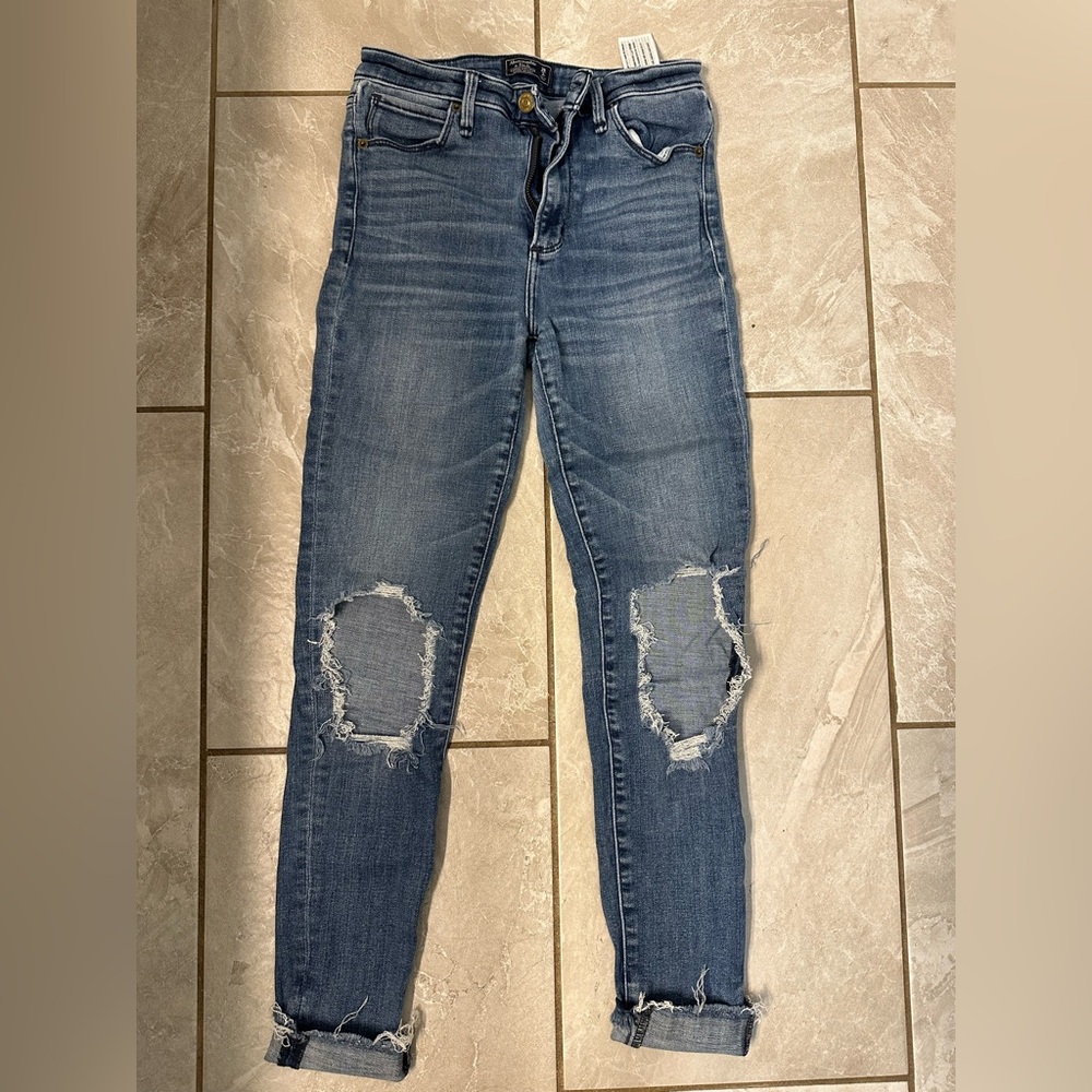 Abercrombie & Fitch Distressed Skinny Jeans